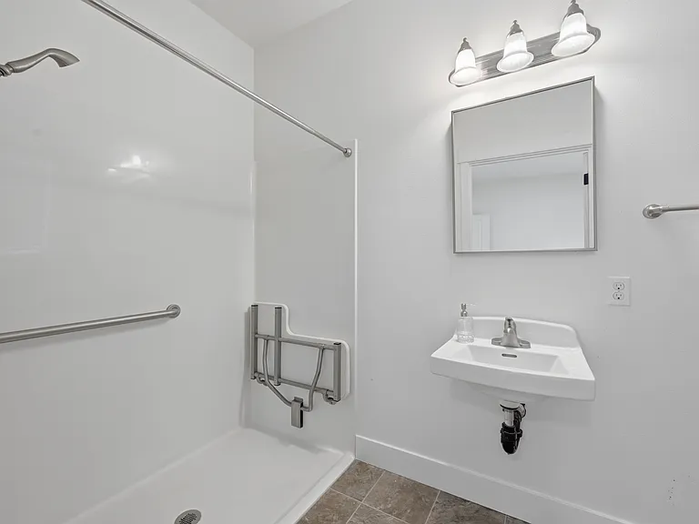 9330 Templeton Ave SE — Photo 7