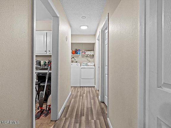 3rd image of 33 Northrup Drive