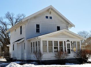 1345 6th Ave N, Windom, MN 56101