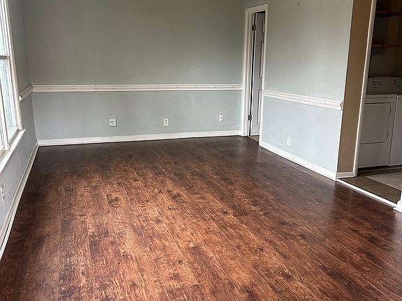 3rd image of 2308 Oak Ct