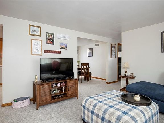 5th image of 62 Markus Dr