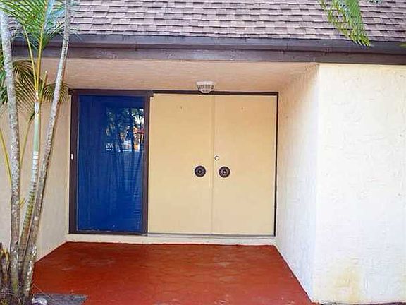 5th image of 4989 SW 95th Ave