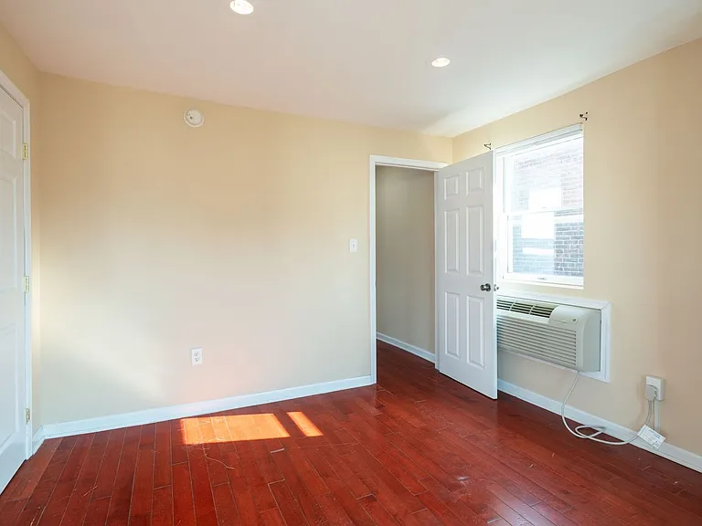 1422 Christian St #3R — Photo 6