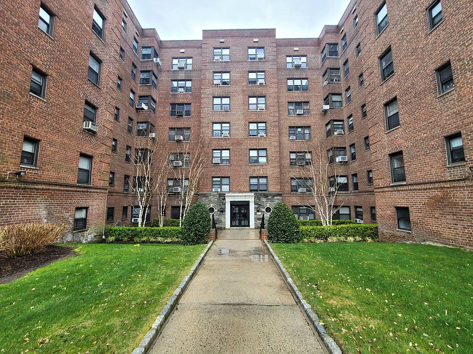1st image of 1 Fisher Dr APT 415