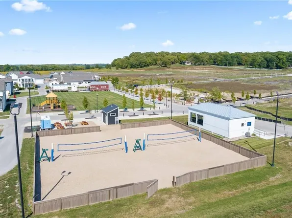 23500 E 11th St S, Independence, MO 64056