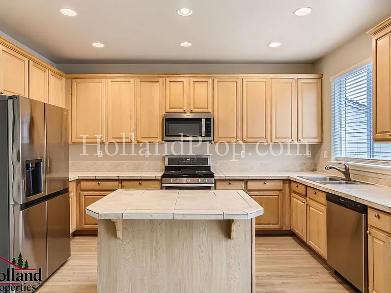 4815 SE Teakwood St — Photo 9