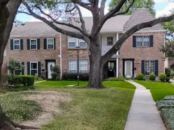 1337 Country Place Dr, Houston, TX 77079