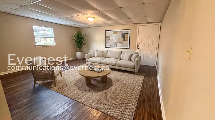 4 bed, 2.0 bath, 1366 sqft, $1,695 — Photo 3