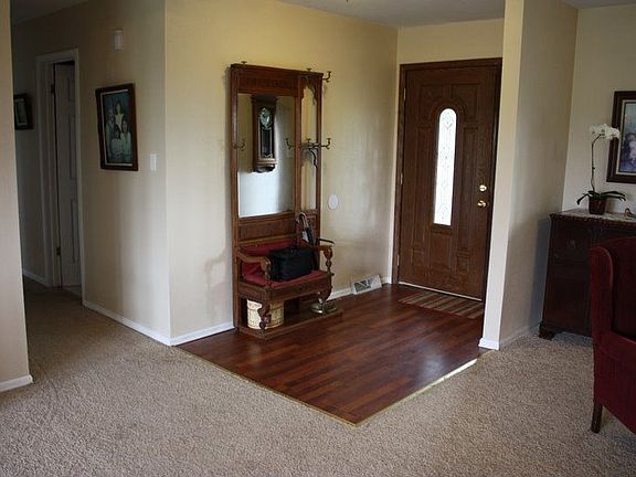 Front Entry Way!!