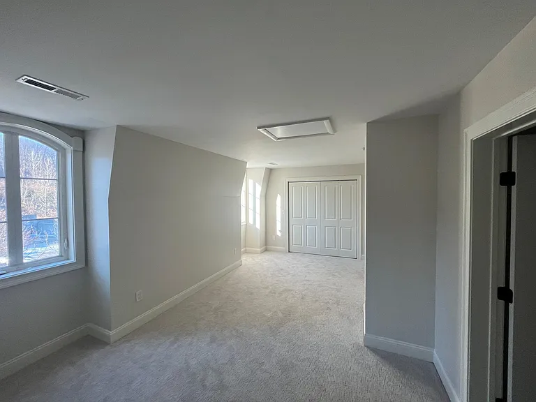 103 Thermos Ave #6 — Photo 5