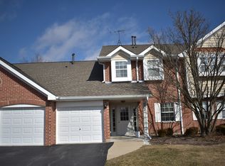 2904 Heatherwood Dr #3, Schaumburg, IL 60194