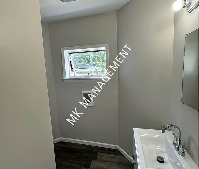 103 Spring St #A — Photo 4