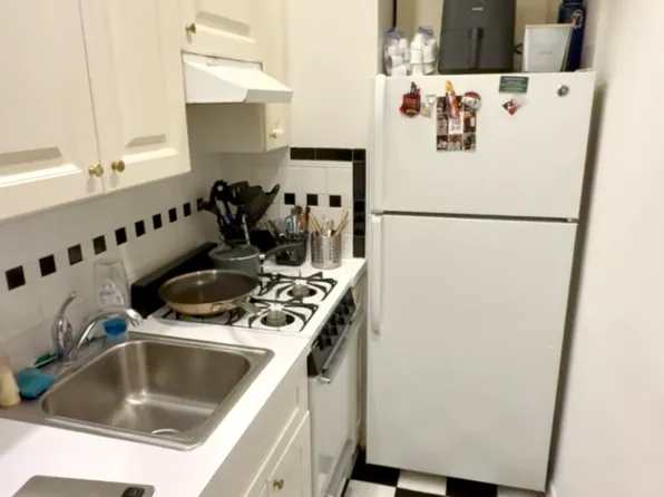 330 East 58th Street image 5 of 9