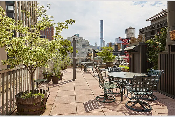 Sold by Stribling | media 19