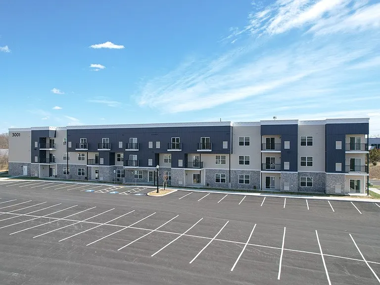 Commerce Park Apartments — Photo 11