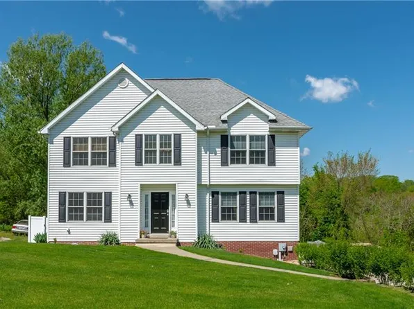 327 Garden Hill Dr, Tarentum, PA 15084