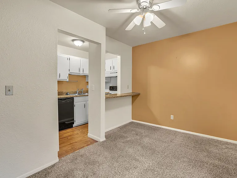 1 Fort St #19 — Photo 2
