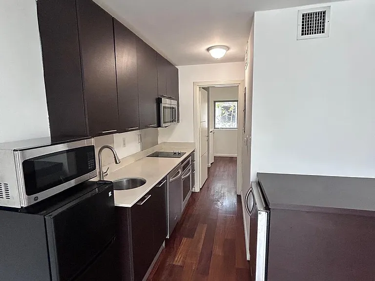 1560 Pennsylvania Ave #222 — Photo 8