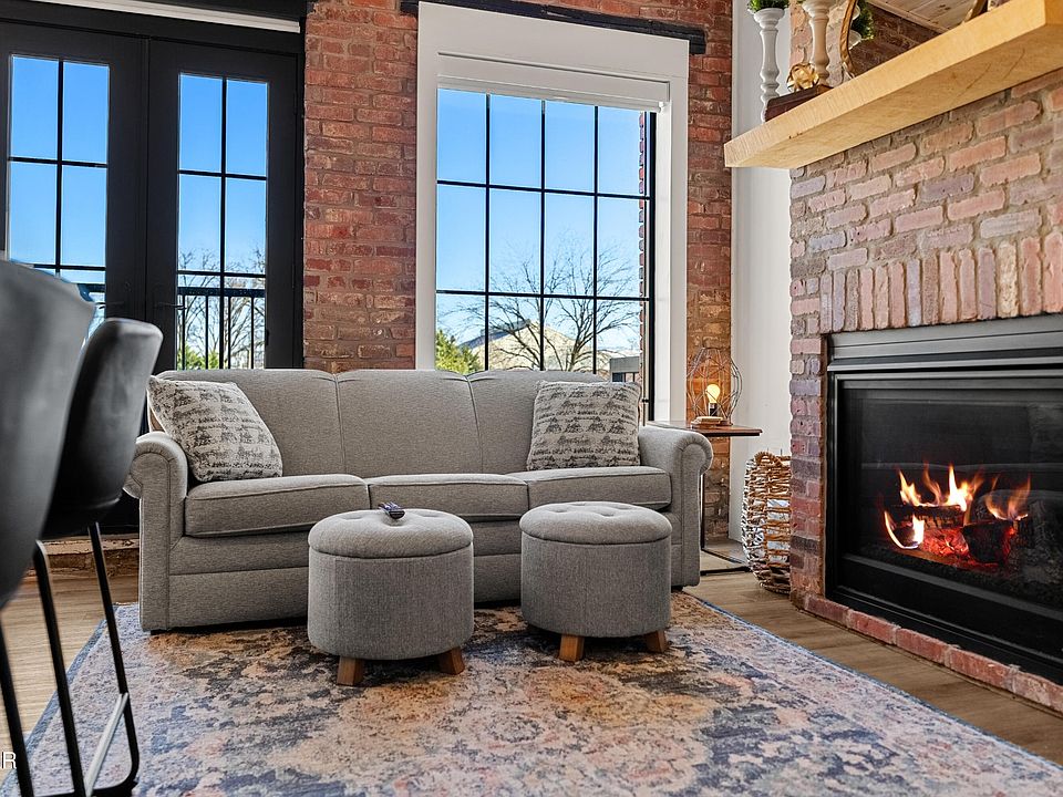 1st image of 118 Court Ave #5