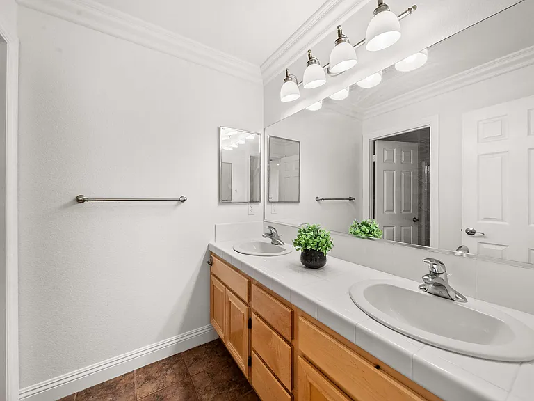 1546 Black Walnut Dr — Photo 37
