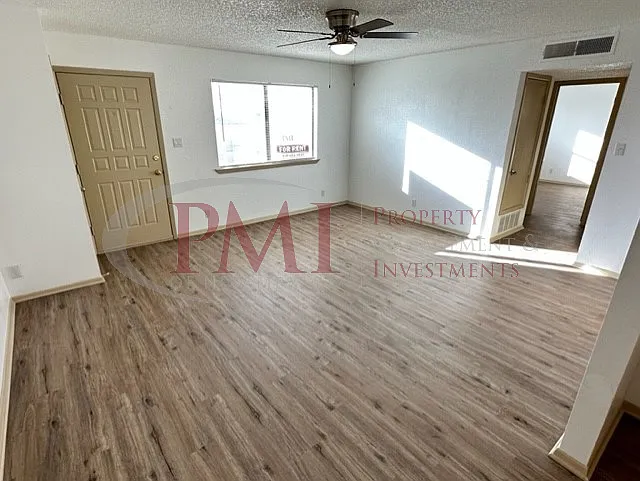 Freedom Flats — Photo 37