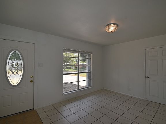 3rd image of 411 Artemis Dr