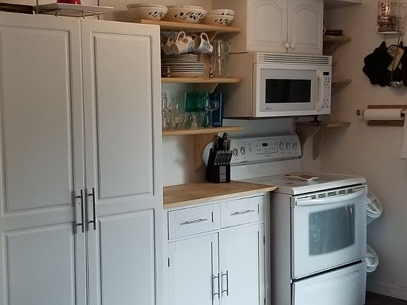 3rd image of 714 S Edgemon Ave