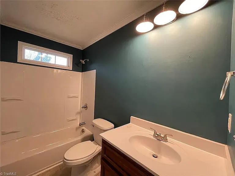 2053 W Clemmonsville Rd — Photo 16