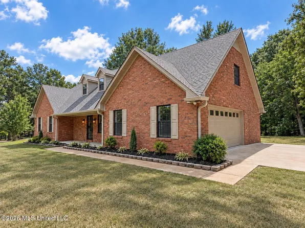 3461 Amy Dr, Nesbit, MS 38651