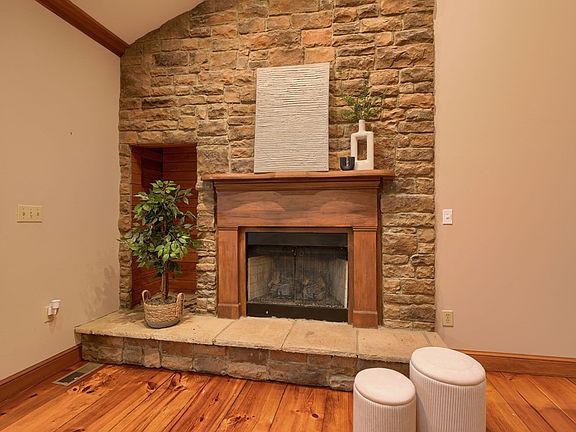 5th image of 18 Yaples Orchard Dr