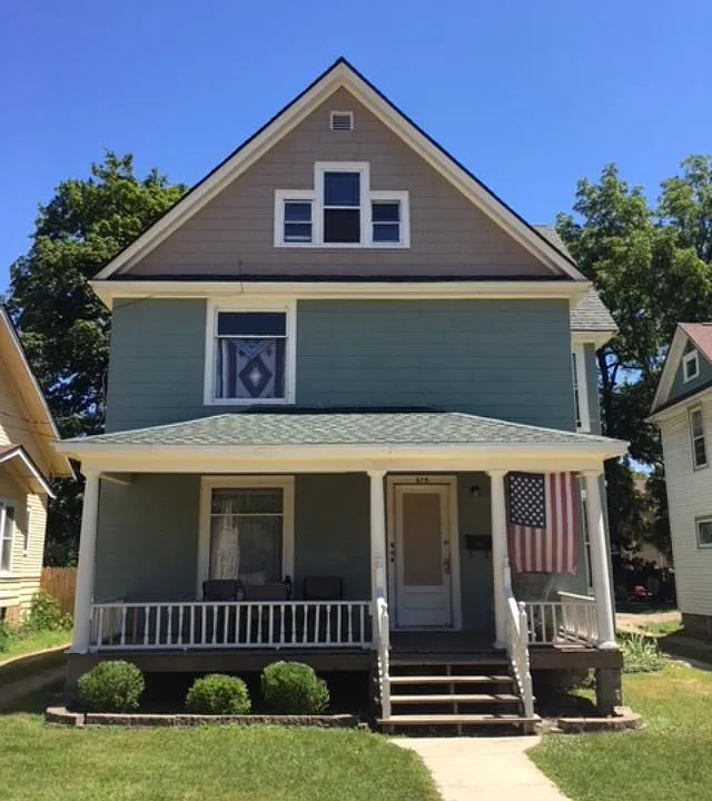 615 Locust St