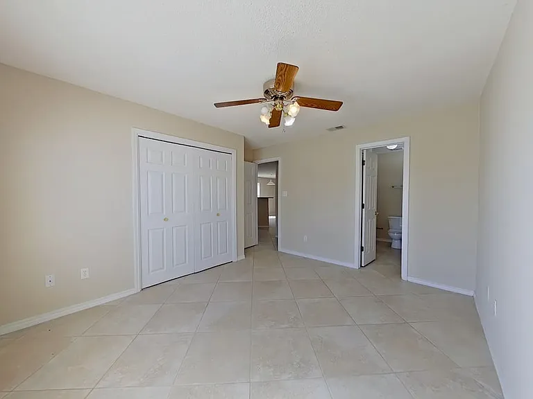 914 Christen Ct — Photo 10