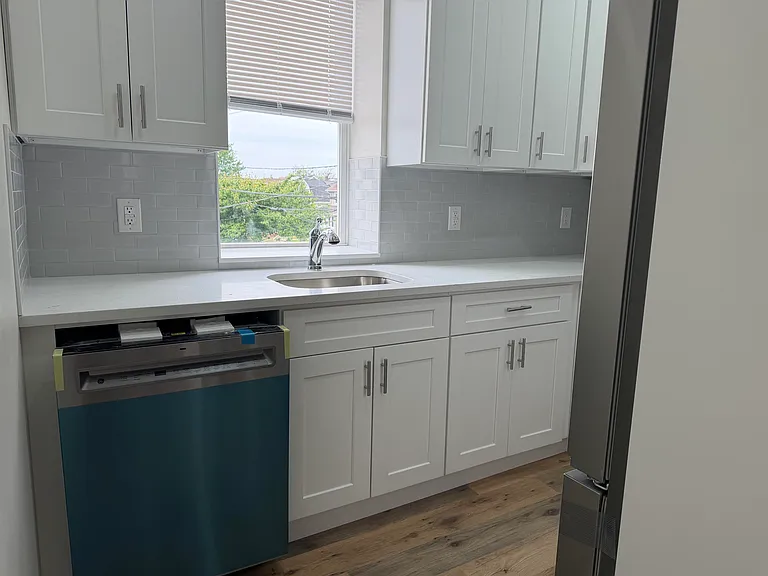 49 Summit Ave #2 — Photo 3