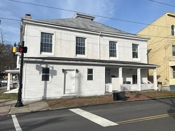 400 Pine St #402, Tamaqua, PA 18252
