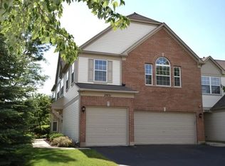 2933 Stonewater Dr, Naperville, IL 60564