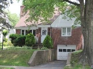 125 Lindbergh Blvd, Teaneck, NJ 07666