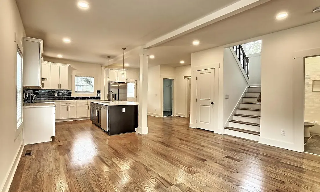 4 bed, $2,650 — Photo 3