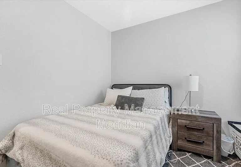 8730 Texas Risinger Dr — Photo 19