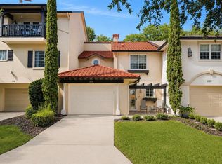 1118 Avenida De Las Casas, Lady Lake, FL 32159