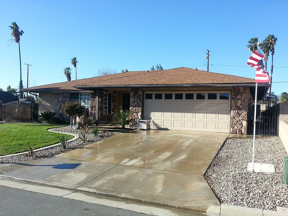 1st image of 41170 Granada Cir