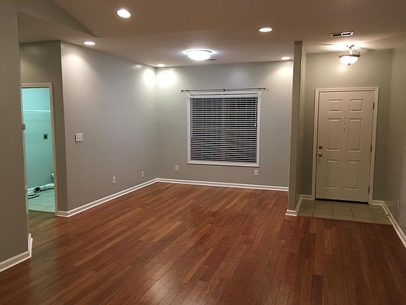3rd image of 104 Janice Dr
