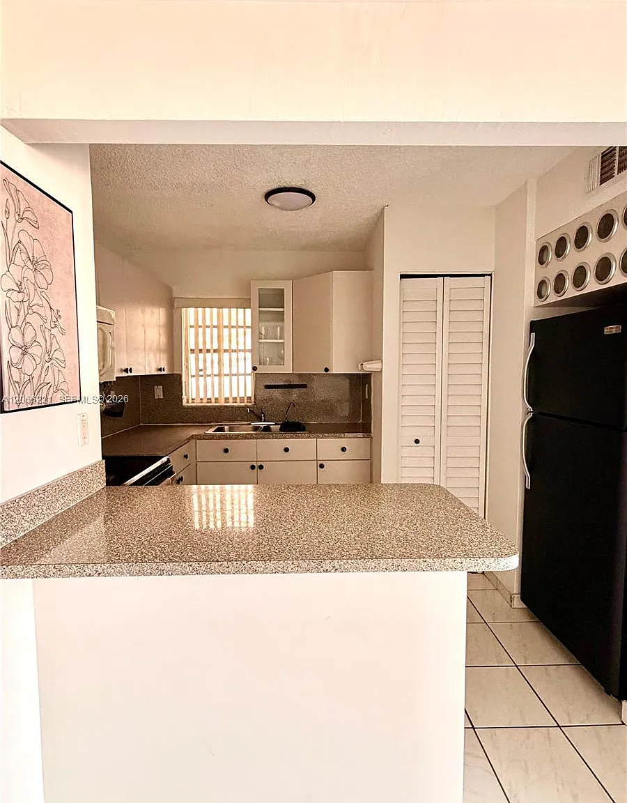 Pinebark Condo No 2 - Bld — Photo 3