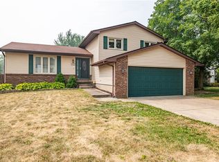 3343 W Ivywood Ct, Decatur, IL 62522