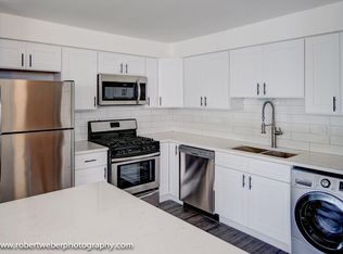 28 N Spring Ave #104, La Grange, IL 60525