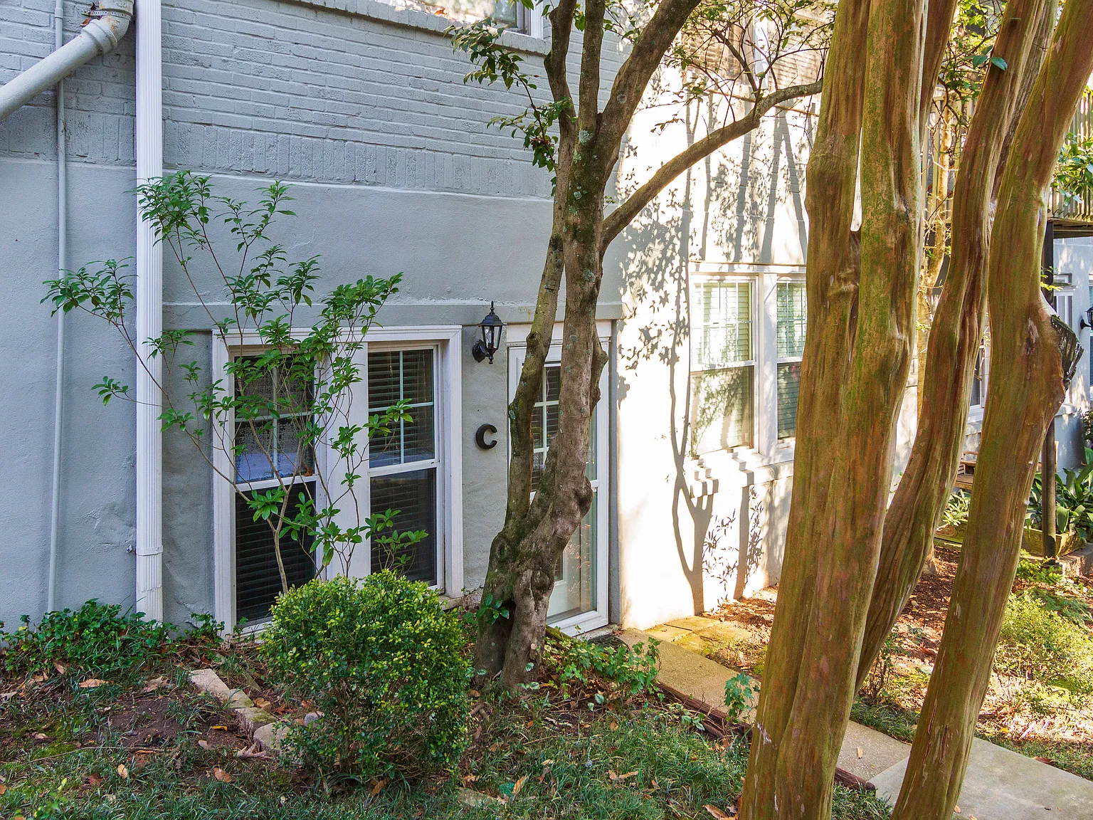 1 bed, 630 sqft, $1,899 — Photo 2