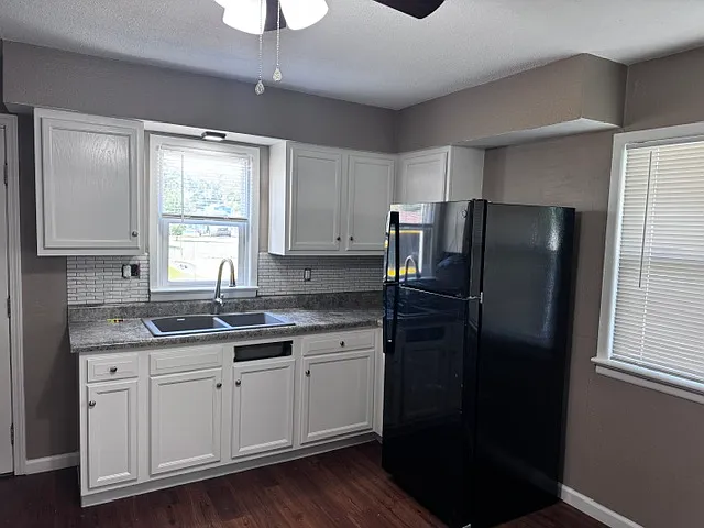 814 Walnut Dr — Photo 4