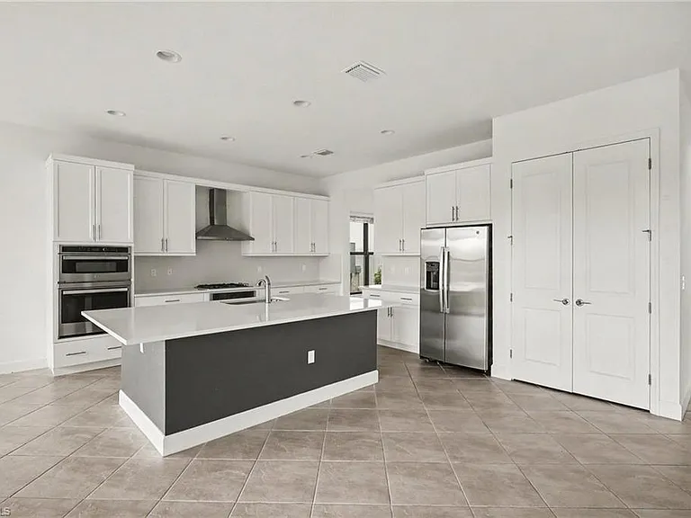 12762 Woodbury Dr — Photo 7