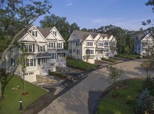 6 Robinson Rd UNIT 8, Lexington, MA 02420