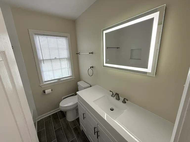 8504 Charing Cross Rd — Photo 12