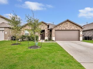 8306 Tamarind Ln, Baytown, TX 77521